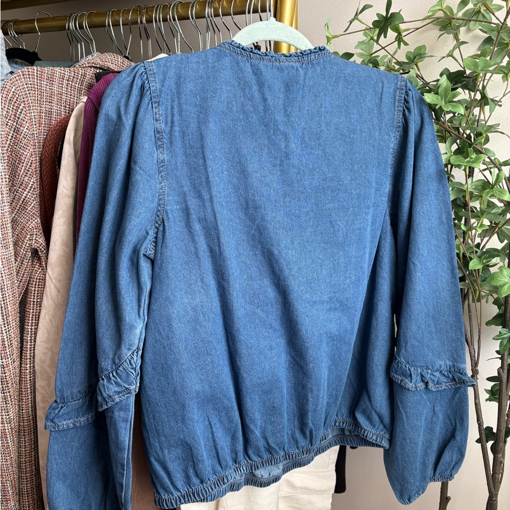 Nicole Miller boho Denim Blouse with Button Accents NWT - Picture 6 of 7